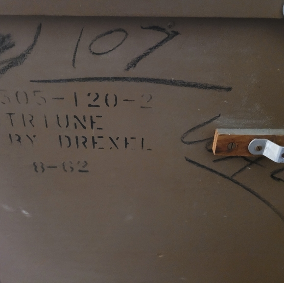 Rare Drexel lowboy dresser - Picture 6 of 7